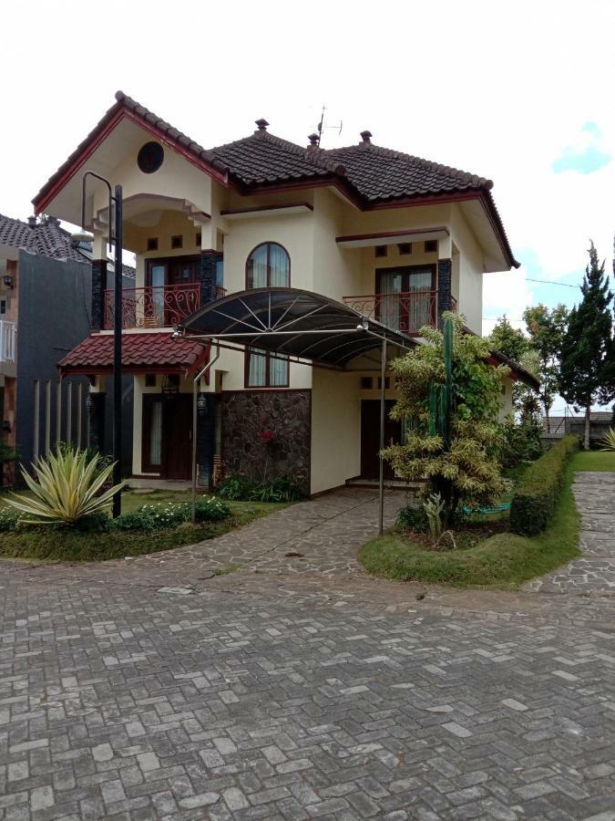 Kusuma Agro Kota Batu विला *